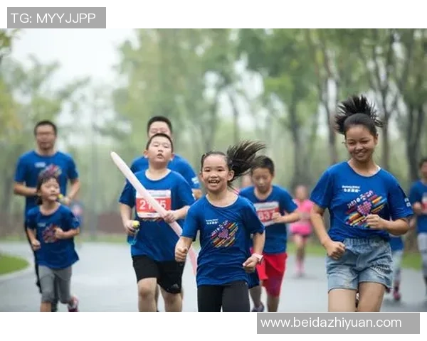 家庭马拉松长三角系列赛上海站闭幕，千组家庭黄浦江畔共赴十年之约